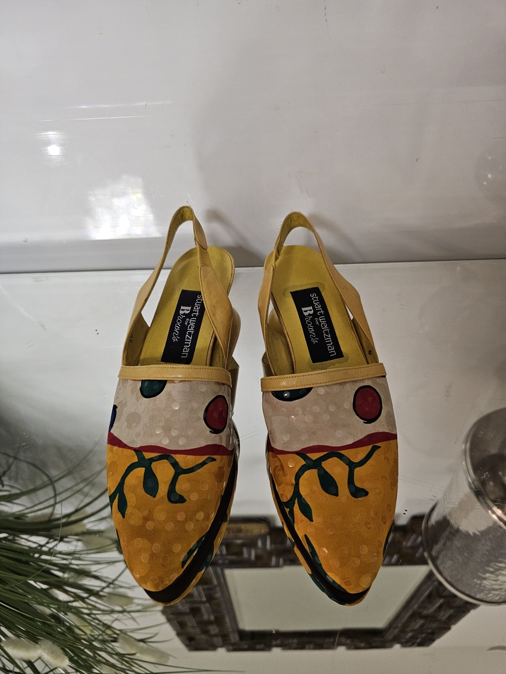 RARE Stuart Weitzman For Brown Abstract Face Art YellowSlingback Sz 7